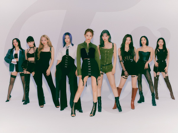 TWICE Jadi Artis Wanita K-Pop Pertama Puncaki Billboard World Album Selama 3 Pekan