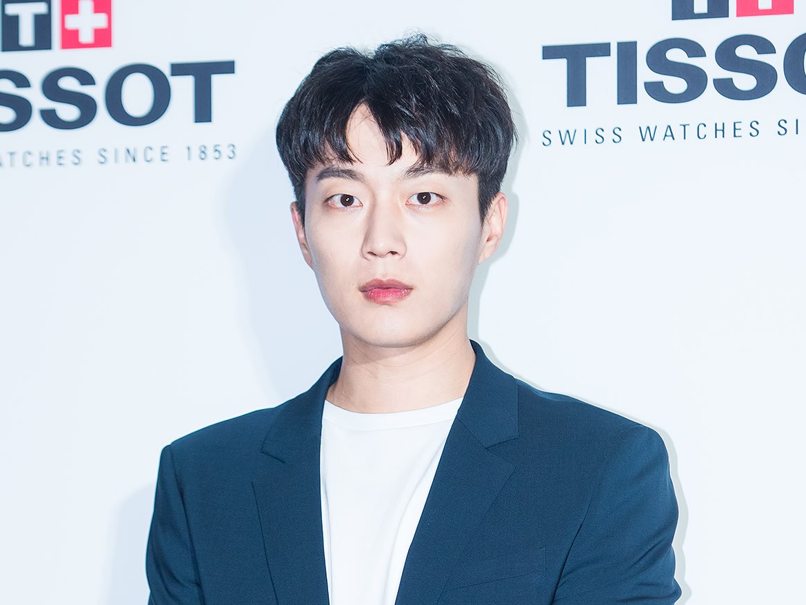 Doojoon Highlight Mendadak Mulai Wamil Minggu Ini, Bagaimana Nasib Drama 'Let's Eat 3'?