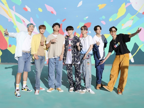 BTS 'Dynamite' Menjadi MV Grup K-Pop Tercepat yang Mencapai 1,8 Miliar Views