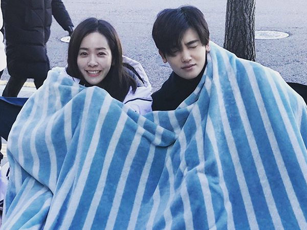 Hyungsik Pamer Kedekatan dengan Han Ji Min di Lokasi Syuting, Bikin Baper!