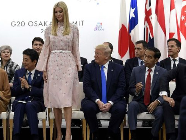 Asisten Pribadi Putri Donald Trump Dilaporkan Positif Terinfeksi Virus Corona