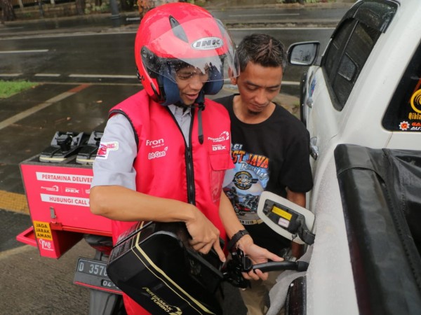 Tidak Pakai Antri, Kini Pertamina Punya Delivery Service Untuk Isi Bahan Bakar!