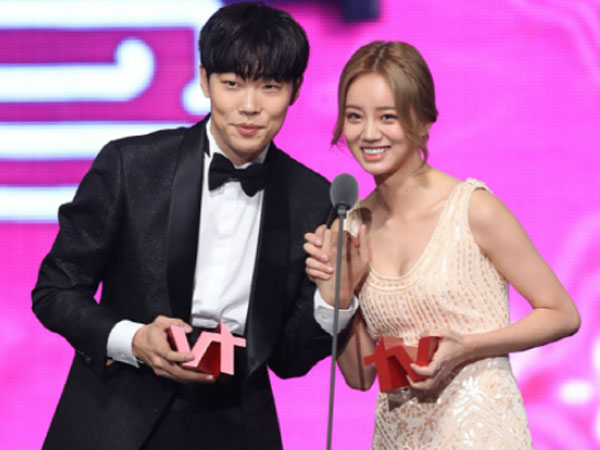 Momen-momen Manis Di Drama dan Pertemanan Ryu Jun Yeol-Hyeri yang Berbuah Asmara