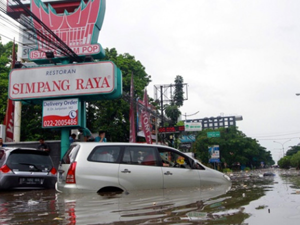 Banjir Parah di Bandung, Rusak Ratusan Rumah dan Memakan Korban Jiwa