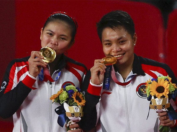 Momen Bersejarah Greysia Polii/Apriyani Rahayu Raih Emas Olimpiade Tokyo 2020, Bangga!