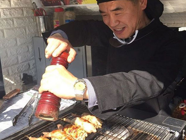 Berani Buat Inovasi, Kue Ikan asal Busan Ini Jadi Makanan Pinggir Jalan Favorit