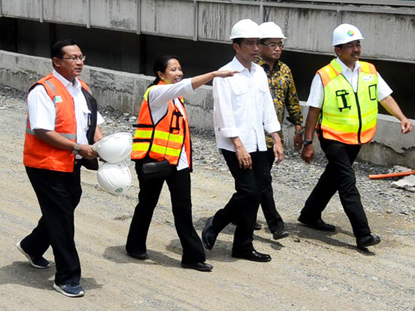 Tak Terpengaruh dengan Demo, Jokowi Tetap Blusukan Ke Bandara Soekarno-Hatta
