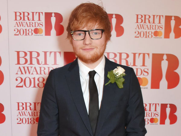 Terlihat Sudah Pakai Cincin, Ed Sheeran Diam-Diam Telah Menikah?