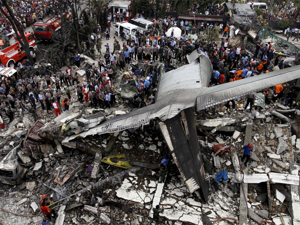 Pesawat Hercules C-130 Merupakan Barteran Pilot CIA yang Ditawan Indonesia