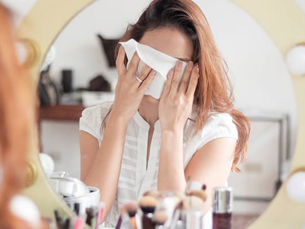 Yuk Buat Sendiri Makeup Remover Alami untuk Kulit Sensitif