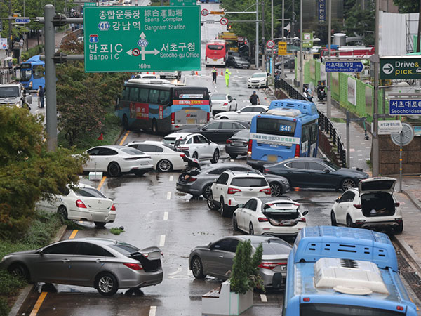 Menaksir Kerugian Banjir Bandang Seoul, Situs Budaya Hingga 5000 Kendaraan Rusak
