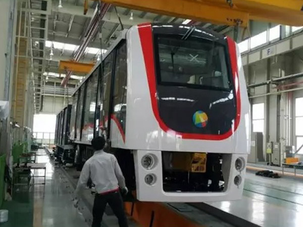 Penampakan Skytrain Bandara yang Bisa Melesat di Luar Rel Kereta