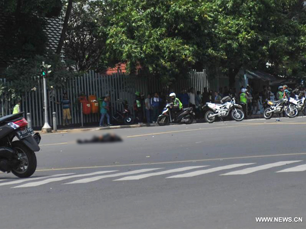 Ini Nasib Pria Malang yang Tergeletak di Tengah Perempatan Sarinah Saat Bom Meledak