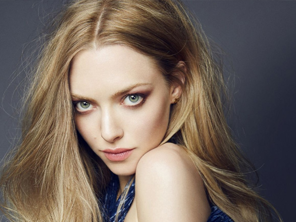 Enam Bulan Pacaran, Amanda Seyfried Diam-diam Sudah Tunangan dengan Kekasihnya