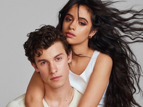 Bantah Rumor Putus, Shawn Mendes Unggah Foto Dicium Camilla Cabello