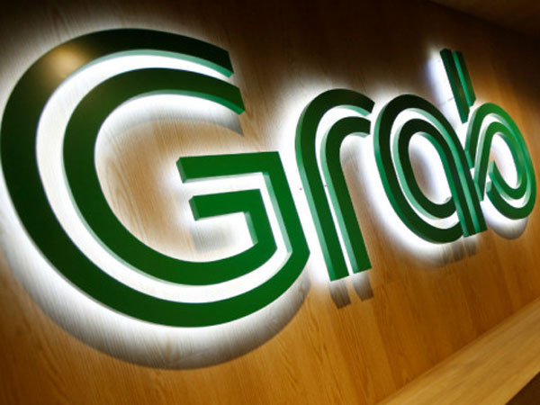 Grab Tindak Tegas Driver Ojek Online Wanita yang Memukul Pejalan Kaki di Trotoar