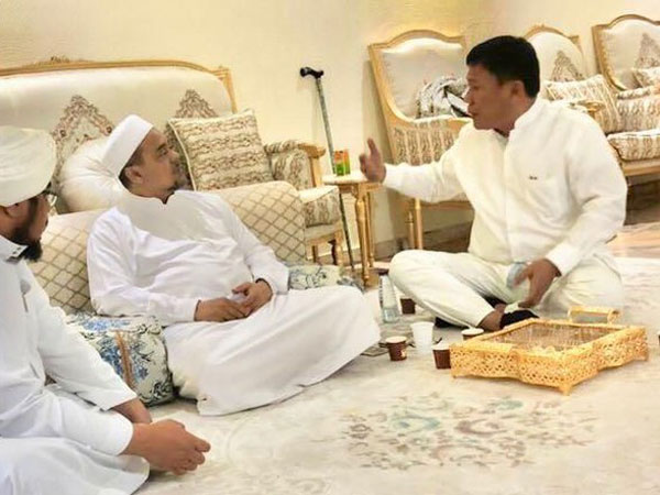 Terungkap Isi Pertemuan Habib Rizieq dengan Kader Partai Pengusung Jokowi di Mekkah