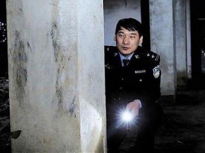 China Latih Mental Polisi di Rumah Angker