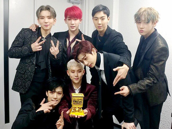 Rahasia Penampilan 'Panas' Monsta X di MAMA 2017 yang Hebohkan Penggemar