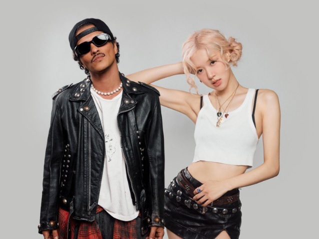 Lagu Hits Rosé dan Bruno Mars 'APT.' Puncaki Chart Billboard Global 3 Minggu Berturut-turut