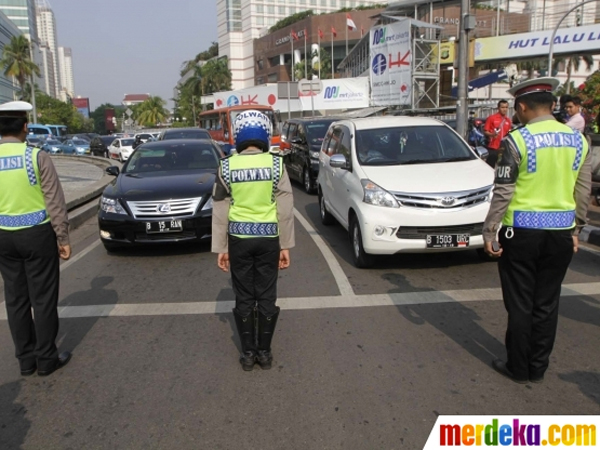 Polisi Ajak Pengendara Heningkan Cipta Untuk Peringati Hari Pahlawan