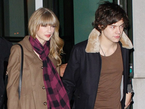 Wah, Taylor Swift Masih Kenakan Kalung Pemberian Harry Styles di MV 'Style'?