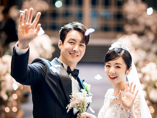 Aktor Shim Hyung Tak dan Hirai Saya Bagikan Foto Pesta Pernikahan Kedua di Korea
