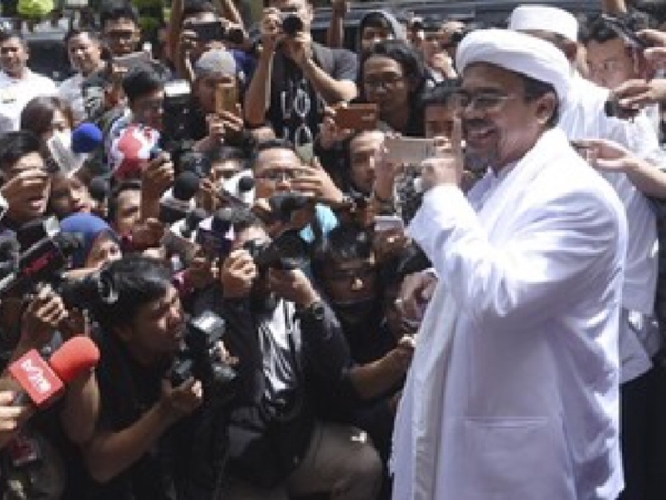 Ini Empat Amanat Habib Rizieq Shihab Dari Mekkah Terkait Social Distancing dan Masjid