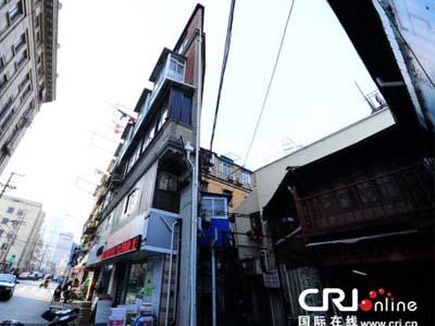 Saking Sempitnya, Gedung Ini Dijuluki 'Paper Building'!