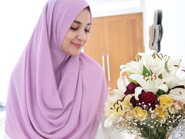 Mau Mulai Kenakan Hijab Syari? Yuk Perhatikan Tips dan Trik Ini!