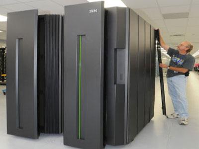 IBM Coba Bujuk Pengguna Server Gunakan Linux