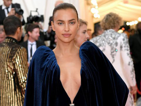 Irina Shayk Dinobatkan Jadi Model Baju Renang Paling Top 2019