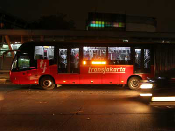 TransJakarta Tambah Empat Koridor Angkutan Malam