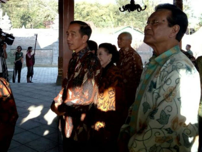 Momen Langka Jokowi Wawancarai Langsung Aktor Film 'Sultan Agung' di Lokasi Syuting