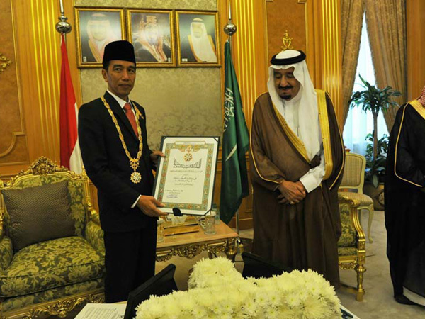 Terima Penghargaan Tertinggi dari Arab Saudi, Jokowi Setara dengan Obama?