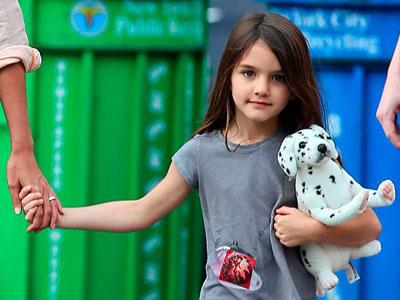 Duh, Suri Cruise Alami Patah Tulang Lengan!