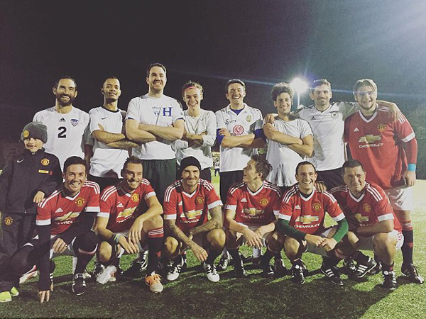 Harry Styles Gabung dengan David dan Brooklyn Beckham untuk Pertandingan Sepakbola Amal