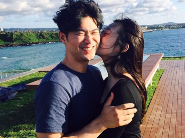 Dirumorkan Putus, Sulli Bantah dengan Upload Foto Mesra Bareng Pacar!