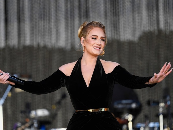 Adele Nangis di Konser Las Vegas Karena Fans Indonesia