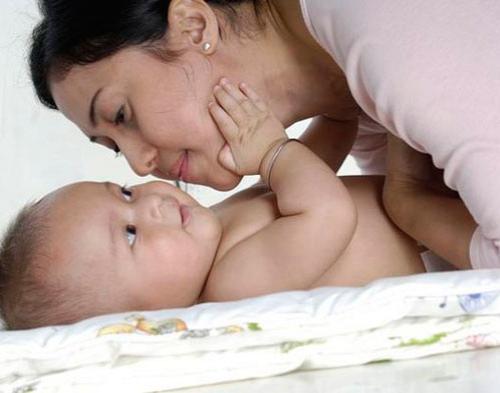 Asam Folat Bisa Tingkatkan Bahasa Bayi