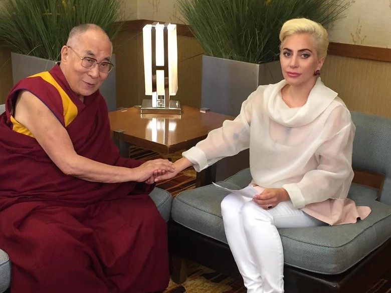 Usai Temui Dalai Lama, Lady Gaga Dikecam Penggemarnya dari Tiongkok