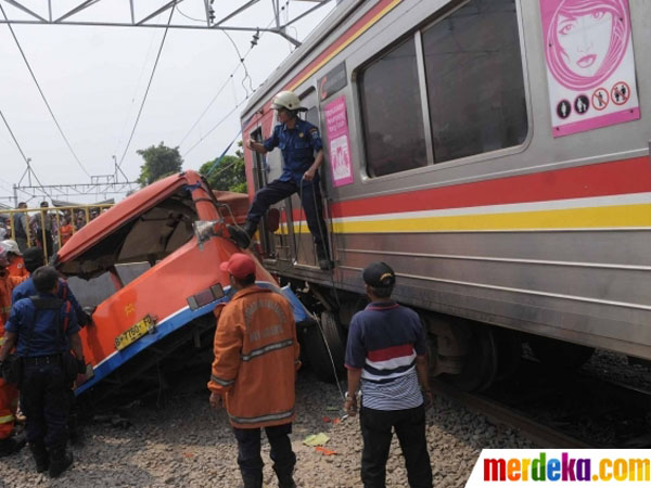 Tabrakan Metro Mini dan KRL di Muara Angke, 15 Orang Tewas