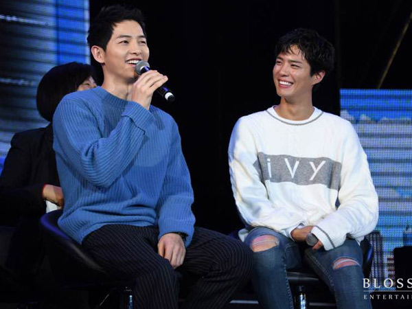 Sempat Tertangkap Kamera, Ini Alasan Song Joong Ki Nangis Saat Park Bo Gum Dapat Penghargaan