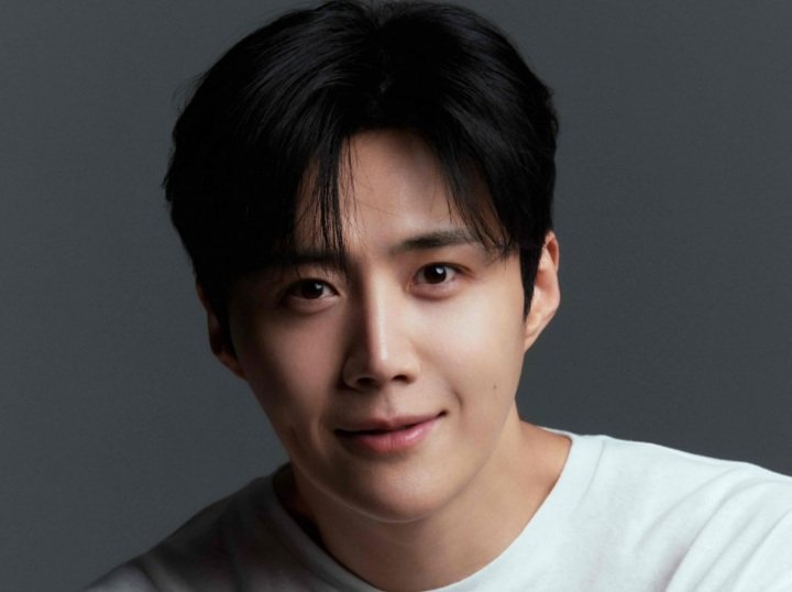 Kim Seon Ho Rayakan Ulang Tahun dengan Donasi