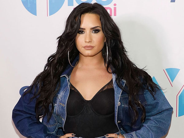 Menginspirasi! Demi Lovato Adakan Konsultasi Masalah Depresi Dalam Rangkaian Turnya