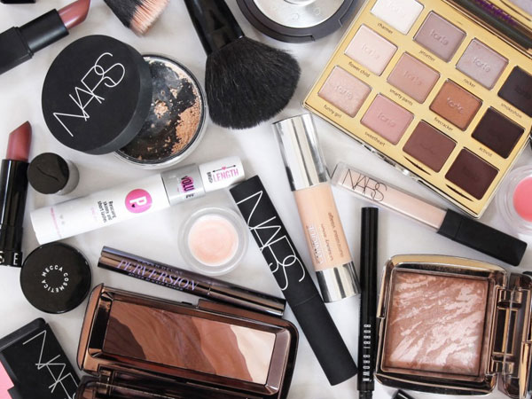 'Make Up Junkie' Bisa Gunakan 16 Produk Make Up Dalam Sehari, Kamu Salah Satunya?