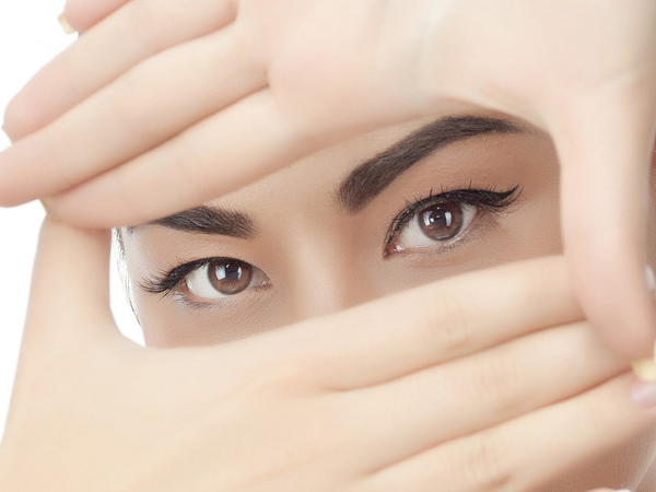 Tak Pede Miliki Mata Kecil? Simak Tips Makeup Sederhana Buat Mata Lebih Besar