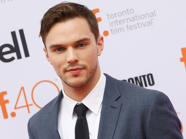 Putus Dari Jennifer Lawrence, Nicholas Hoult Jadi ‘Pria Nakal’?