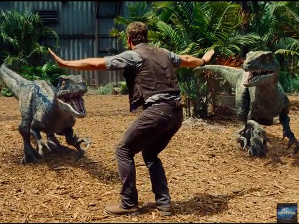 Lucunya Adegan ‘Jurassic World’ Ini Diparodikan Oleh Para Penjaga Kebun Binatang