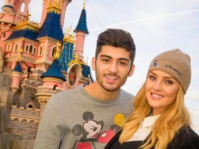 Beri Kejutan Untuk Ultah Zayn Malik, Perrie Edwards Ajak Liburan ke Disneyland Paris